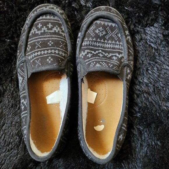 Joe Boxer Dark Patterned Flats - Picture 1 of 7